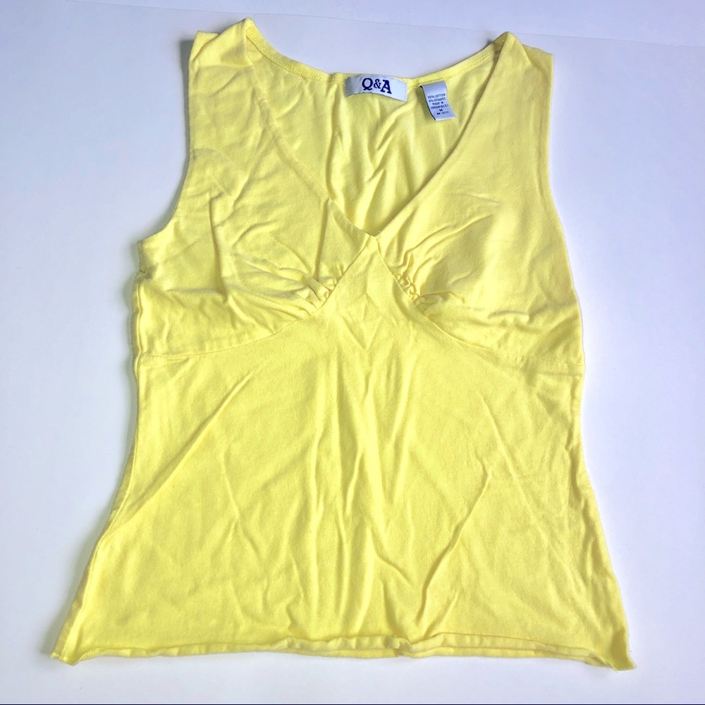 Q & A Tank Top Sleeveless Shirt Medium Yellow Women’s